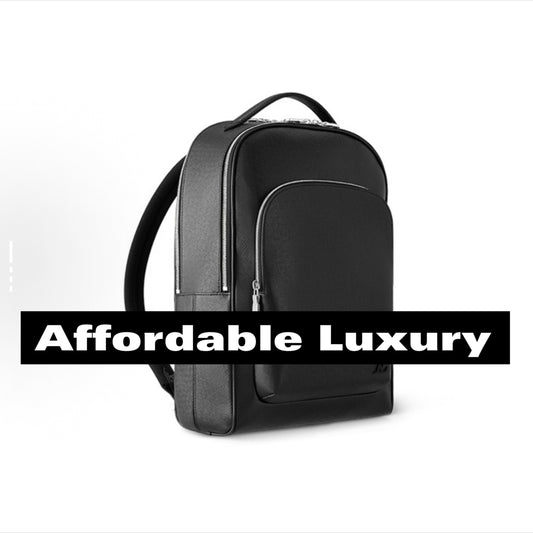 Adjustable shoulder strap zipper schoolbag and backpack